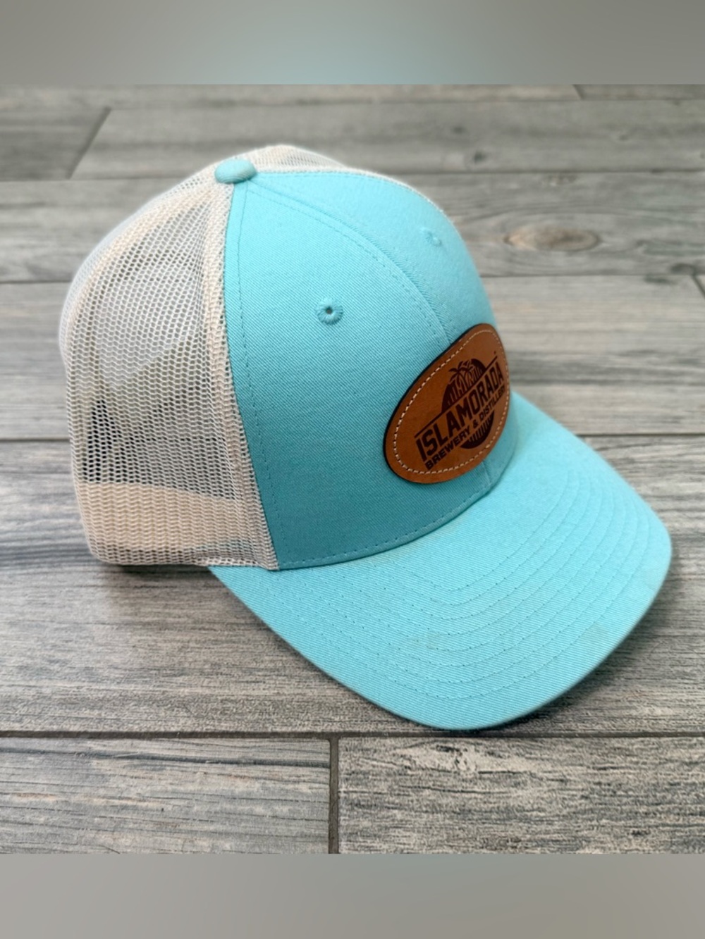 Women’s Beachy Trucker Hats (Lot of 3) - Picture 3 of 4